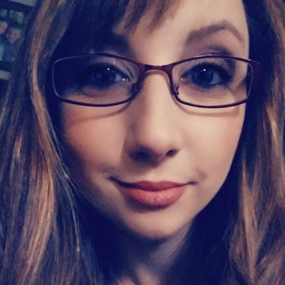 Meet your Posher, Ashley - Picture 1 of 1